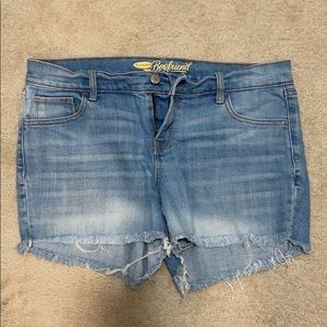 ⭐️ Frayed boyfriend shorts